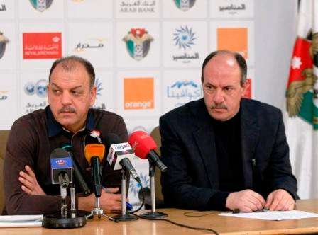 حمد يتحدث بالمؤتمر وإلى جانبه الزميل مفيد حسونة