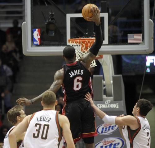 ليبرون جيمس