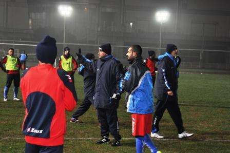 الازرق الكويتي خلال احدي الحصص التدريبية في الصين