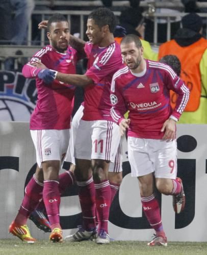 2012-02-14t211011z_01_rpr07_rtridsp_3_soccer-champions_reuters
