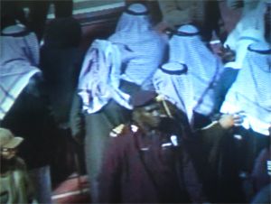 نزول مسؤولين وفوضى في استاد المباراة