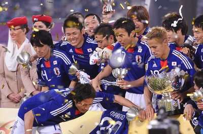 منتخب اليابان عند فوزه بكأس أمم آسيا في العام الماضي