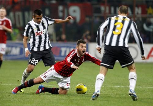 2012-02-25t212118z_01_tgn116_rtridsp_3_soccer-italy_reuters