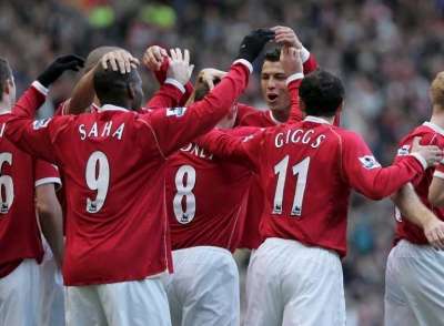 فرحة لاعبي مانشستر يونايتد بعد احراز الهدف الثاني