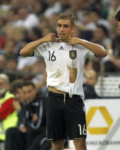 2011-09-02t202202z_01_ina22_rtridsp_3_soccer-euro_reuters