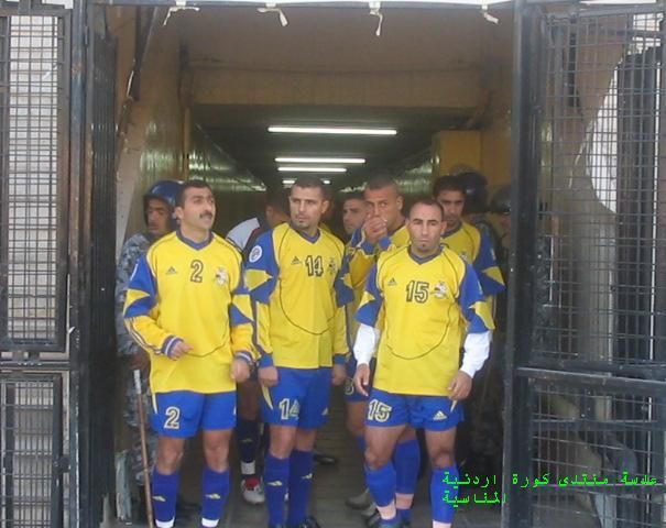 دخول لاعبين الحسين ارض الملعب
