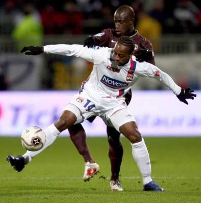 جانب من مباراة ليون وباريس سان جيرمان والتي انتهت بفوز الأول 3/1