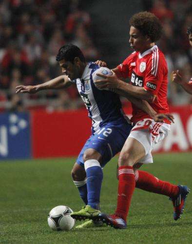 2012-03-02t210406z_01_hgc02_rtridsp_3_soccer-europe-portugal_reuters