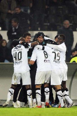 2011-11-28-00000103018211