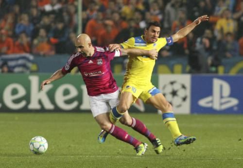 2012-03-07t223645z_01_cyp06_rtridsp_3_soccer-champions_reuters