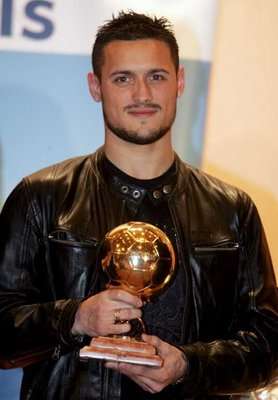 كريم زياني لاعب الجيش القطري