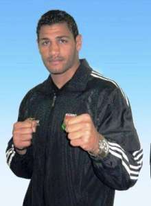 الملاكم أحمد طعيمات