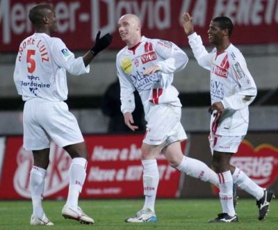 فرحة لاعبي نادي نانسي بالهدف الثاني