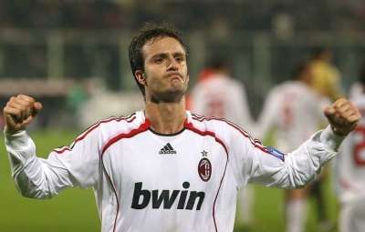 جيلا منقذ ميلان .. من الفيولا .. بهدفين