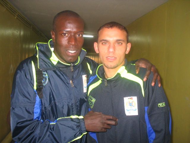 نجمي الفيصلي مؤيد ابو كشك وخالد سعد في ممر اللاعبين