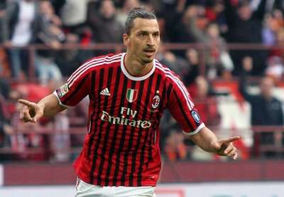  السويدي زلاتان ابراهيموفيتش مهاجم ميلانو 