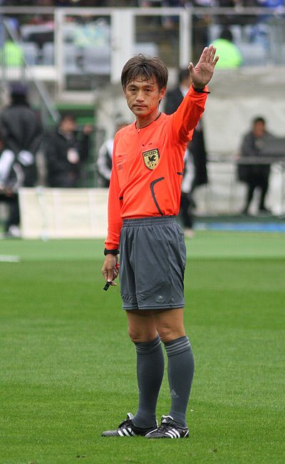 حكم الساحة شينجي موراكامي