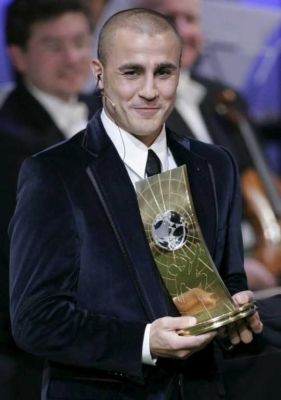 فابيو كانافارو الفائز بجائزة أفضل لاعب في العالم