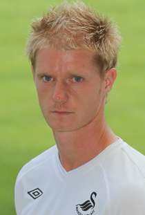 آلان تيت صاحب الهدف الثالث لسوانزي