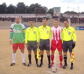 كباتن الفريقين وحكام اللقاء وبعدســة كوورررة