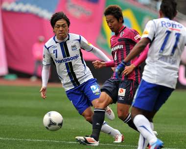 من مباراة فريقي سيريزو اوساكا وجامبا اوساكا