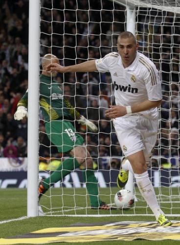 2012-03-18t214012z_01_aco06_rtridsp_3_soccer-spain_reuters