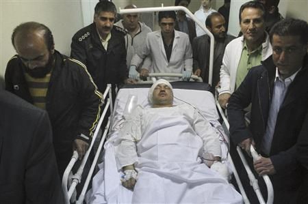 علي دائي عندما كان في حالة حرجة بعد الحادث الخطير