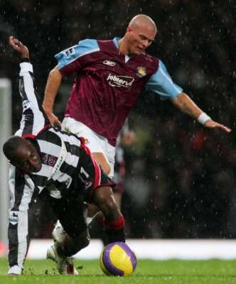 2006-11-25-00000300870382