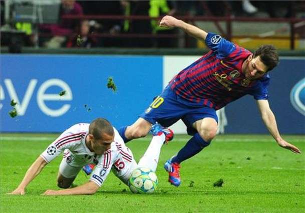 الملعب شكل عقبة أمام الفريقين