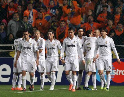 فرحة ريال مدريد بعد إحدى الأهداف الثلاثة في أبويل