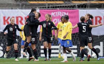 من مباراة أمريكا والبرازيل في كأس كيرين باليابان 