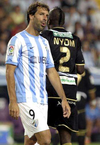 فان نيستلروي لن يشارك في يورو 2012