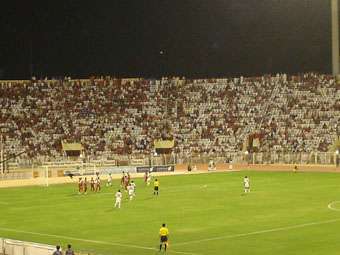 صورة للجماهير العمانية في مبارة الامارات في تصفيات كأس اسيا الماضية .