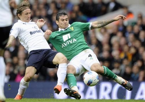 2012-04-09t170538z_01_pmh12_rtridsp_3_soccer-england_reuters