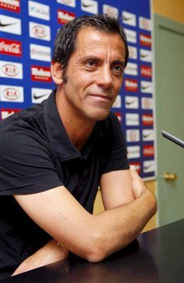 كيكي فلوريس مدرب الأهلي