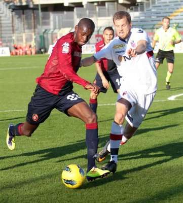 من لقاء سابق بين بولونيا وكالياري 