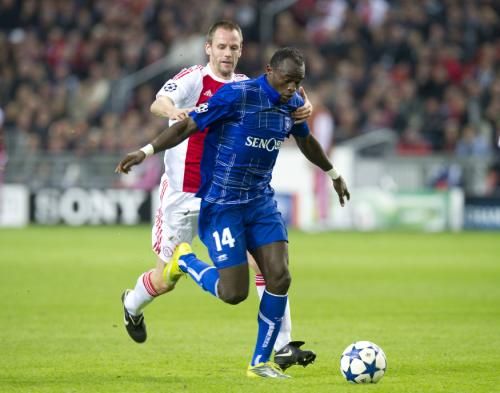 2010-10-19t204415z_01_pvr12_rtridsp_3_soccer-champions_reuters