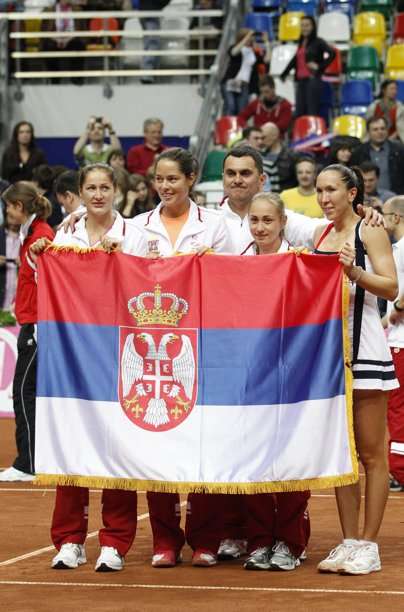 عناصر المنتخب الصربي يحلمن ببطولتهن الأولى