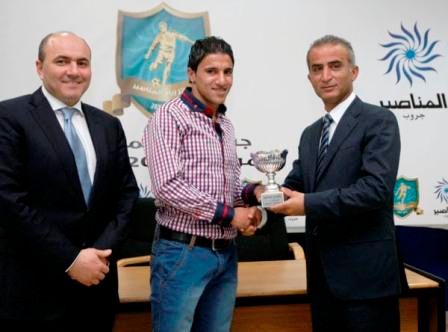 قدادة يسلم الدردور الجائزة بحضور عليان