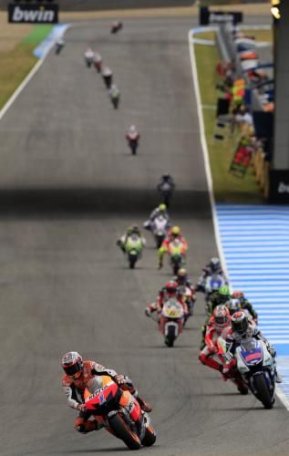 2012-04-29t140833z_01_hgc047_rtridsp_3_motorcycling-prix_reuters