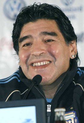 الأرجنتيني دييجو مارادونا 