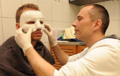 كاديلتش تحت القناع 