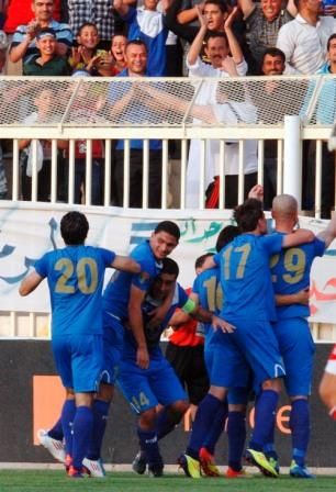 فرحة مشروعة للاعبي الرمثا بعد نهاية المباراة