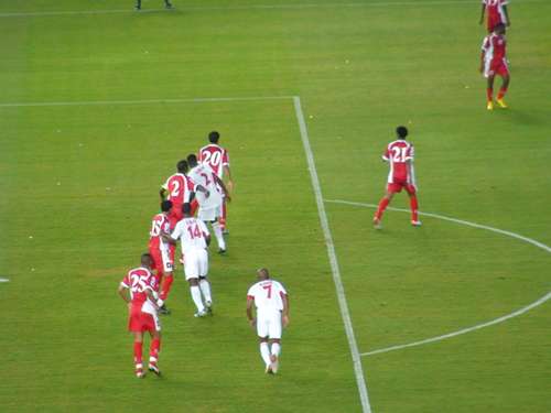 من مباراة الإفتتاح بين منتخبي الإمارات وعمان