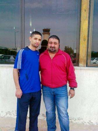 عبد الفتاح مع أبو سليم لحظة وصوله عمان