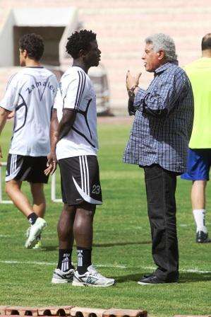 حسن شحاته يخاطب رزاق