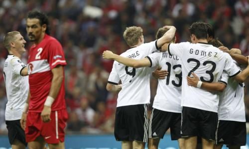 2011-10-07t201054z_01_rcs24_rtridsp_3_soccer-euro_reuters