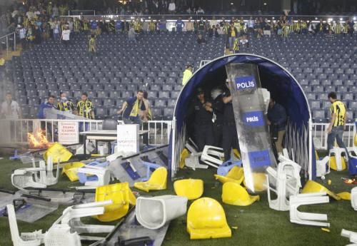 2012-05-12t190909z_01_osm07_rtridsp_3_soccer-turkey_reuters
