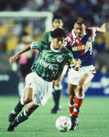 ميورا في المباراة الإفتتاحية عام 1993 أمام فريق يوكوهاما
