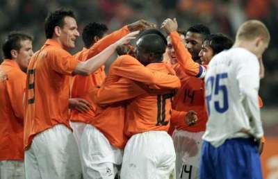 فرحة هولندية بتسجيل أحد أهداف اللقاء